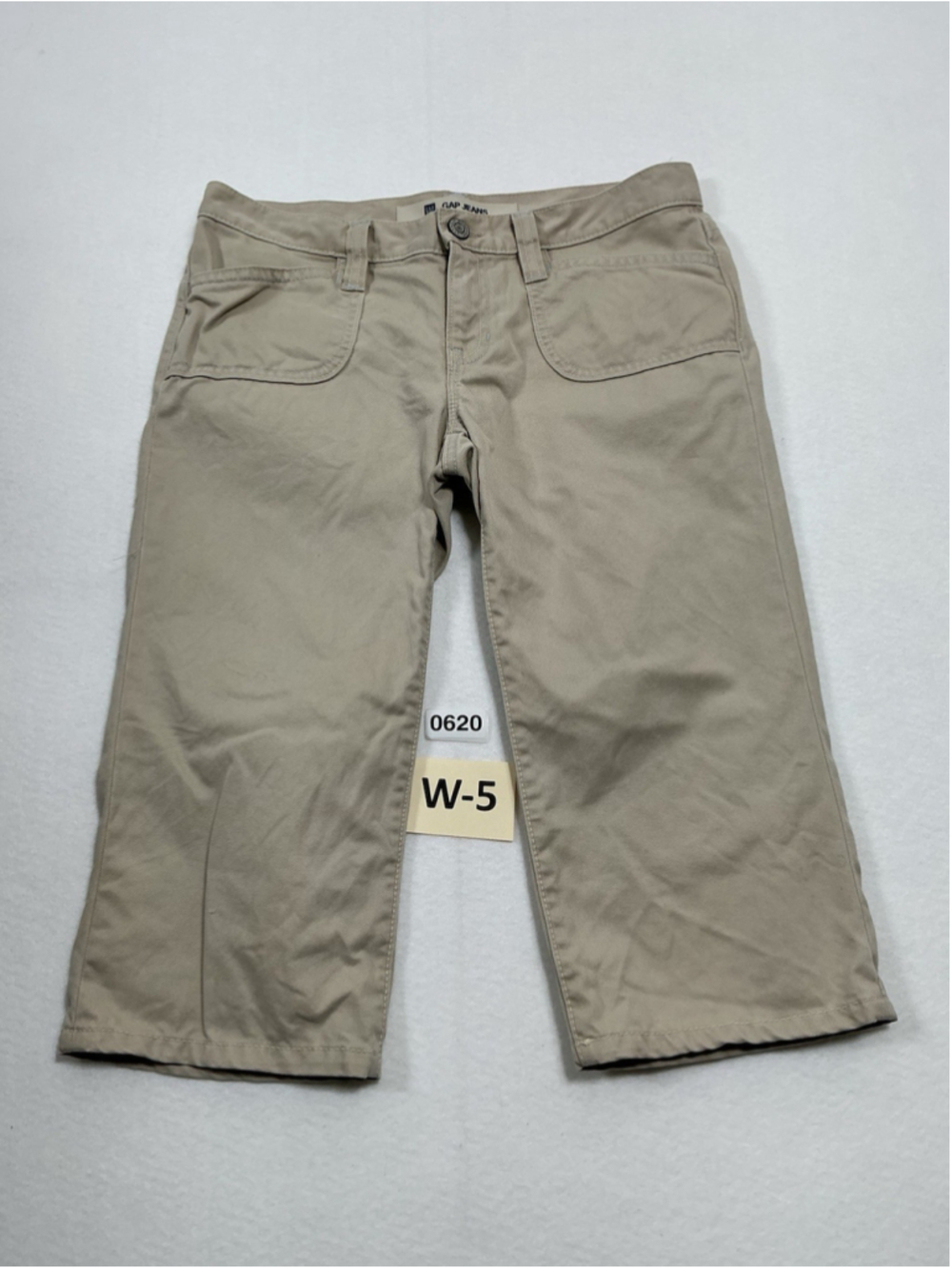 Womans Excellent Condition Gap Jeans Pedal Pusher Jean Shorts Beige 6 R